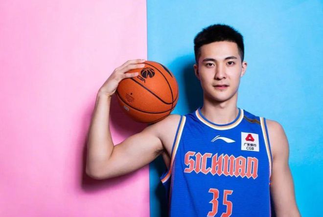 中国男篮：新一届15人大名单出炉(图4)