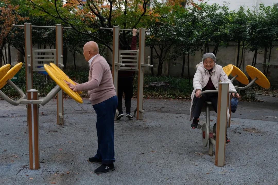把体育设施修到“家门口”“10分钟社区体育生活圈”触手可及(图2)