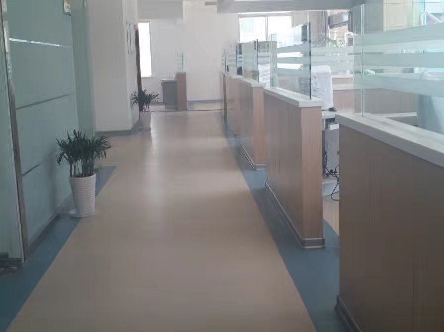 球盟会：6种办公室装修常用地面材料附精美案例图片