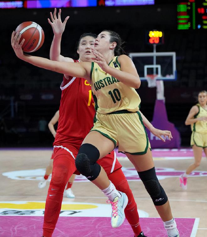 U18女篮亚洲杯：中国惨败澳大利亚队史第六亚 张子宇42+14累瘫(图1)