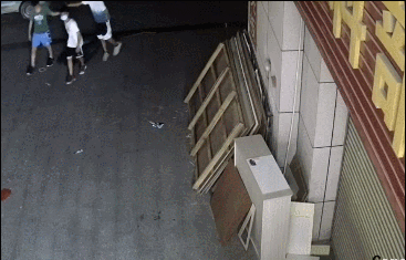 事发凌晨！江门这几个后生仔竟然在做出种事！你认识他们吗？