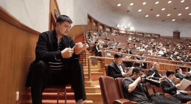 NBA和CBA的篮筐高度是3米05姚明给他详细回答证明(图3)