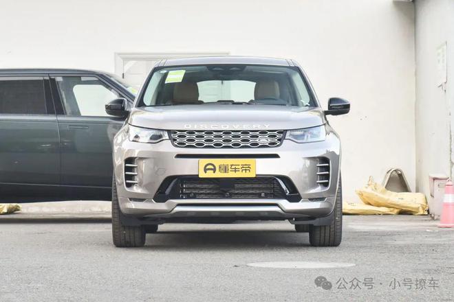 球盟会入口：3883万起 2025款路虎发现运动版上市 配置小幅升级(图2)