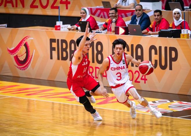 球盟会：U18男篮亚洲杯：中国三分准绝杀日本进八强 张博源22分锁小组第一(图4)