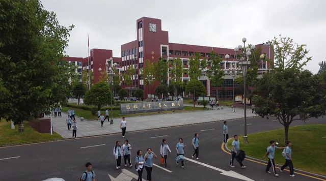县中崛起）安乡一中：内外兼修  铸就湘西北教育明珠(图8)