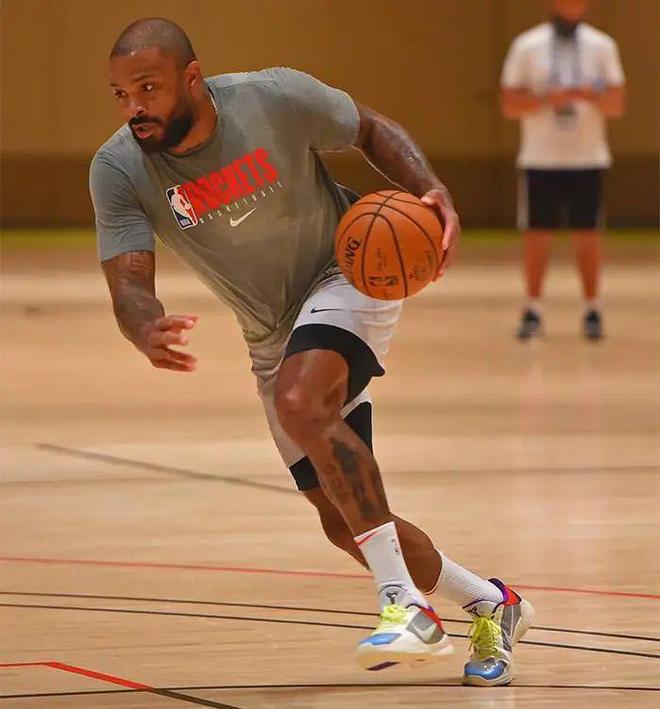 美如画！这几双「Kobe 球鞋」颜值才是顶中顶！有一款马上发售！(图7)