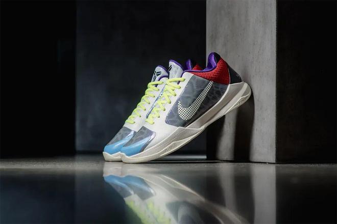 美如画！这几双「Kobe 球鞋」颜值才是顶中顶！有一款马上发售！(图1)