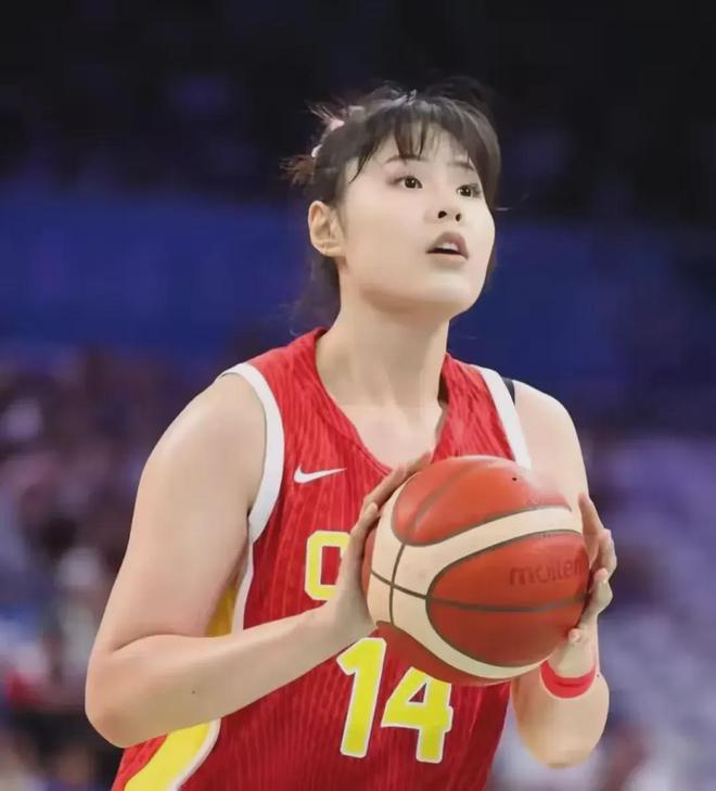 女篮全力冲刺亚洲杯！5人有望成为首发 2球员入选国家队呼声如潮(图10)