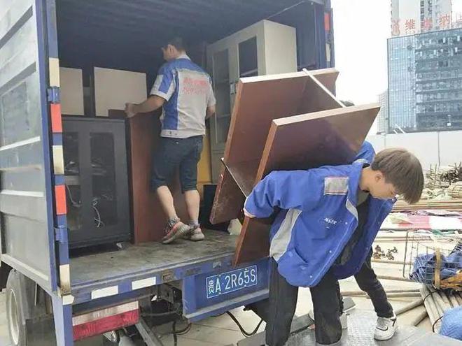 服务到家！镇雄专业搬家家政！