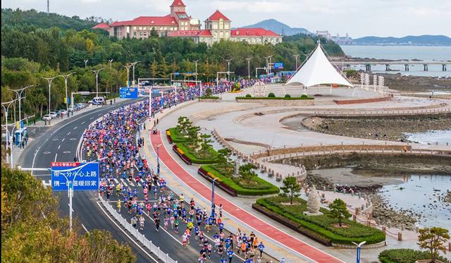 2万跑者的秋日盛宴 2024烟台马拉松举行（图）