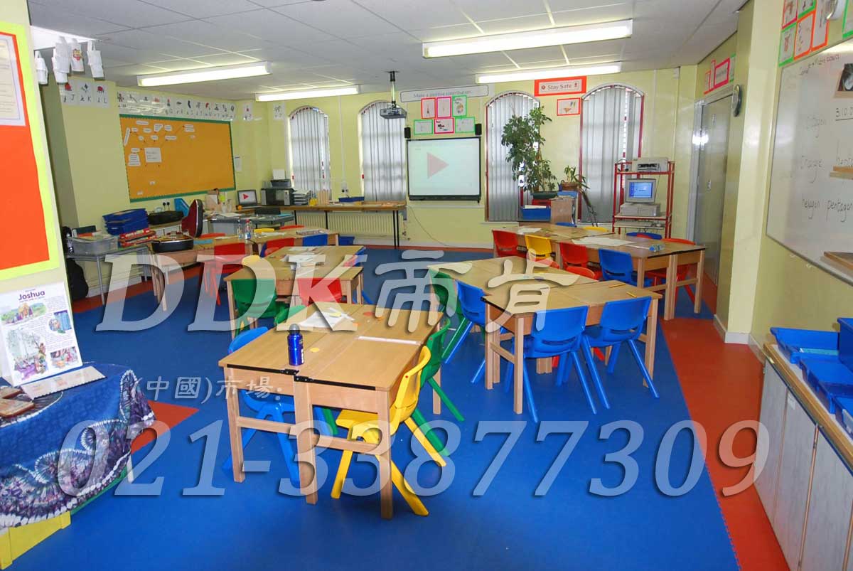 优秀的幼儿园地胶_蓝色拼装型幼儿园教室专用地胶（6）