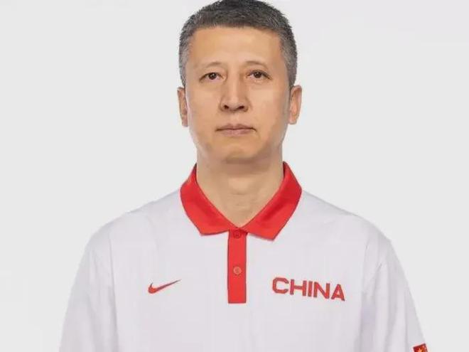 曾凡博14分中国男篮轻取关岛男足男篮的新气象让人眼前一亮(图2)