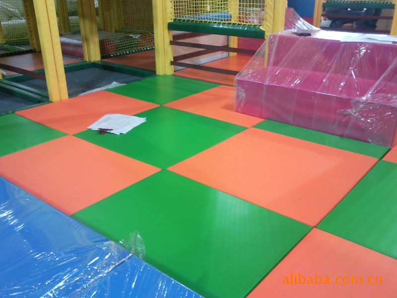 球盟会：新天地华庭业主服务队协助社区开展共建和谐幸福小区志愿服务活动(图1)