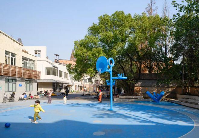 球盟会入口：11A项目 新华社区蓝色运动角：充满个性的社区公园