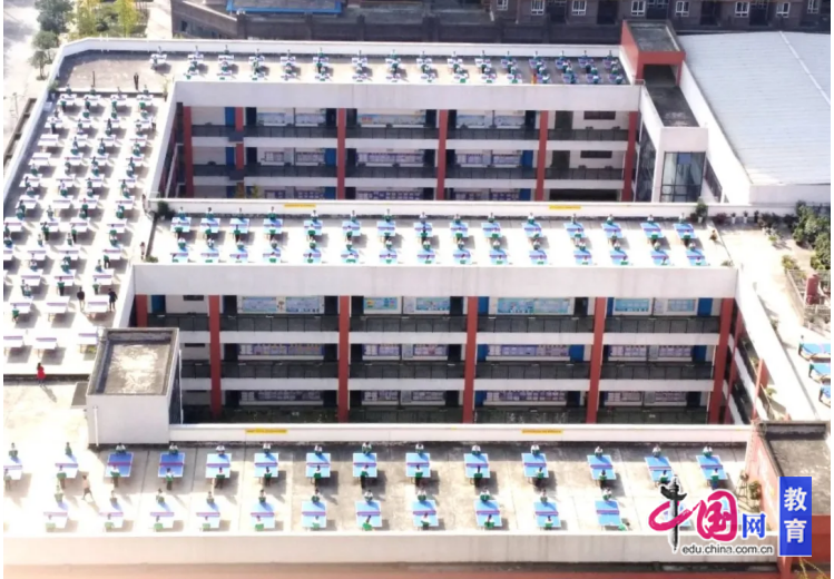 球盟会入口:829张乒乓球桌!体教融合电子科大附小打了个样(图2) 球盟会入口:829张乒乓球桌!体教融合电子科大附小打了个样(图2)