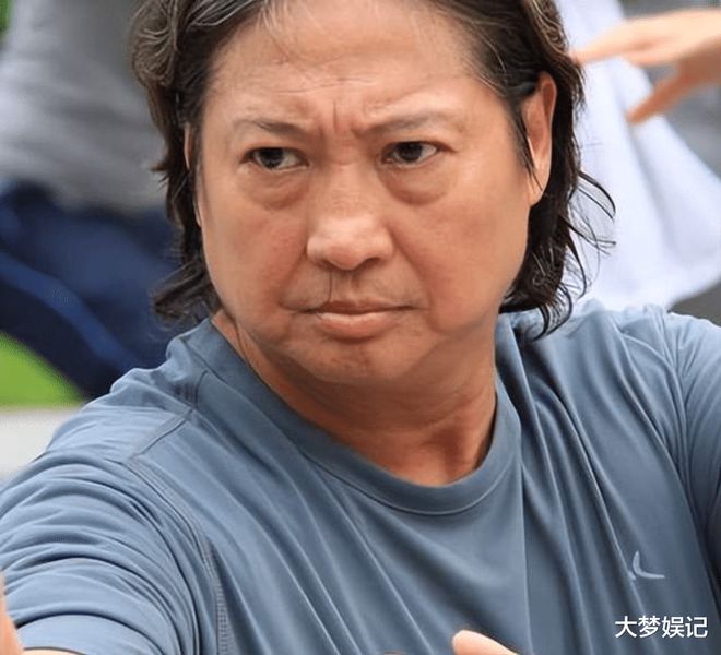 球盟会：72岁洪金宝健康近况曝光！赴大陆拍戏剧组“高规格”接待(图3)