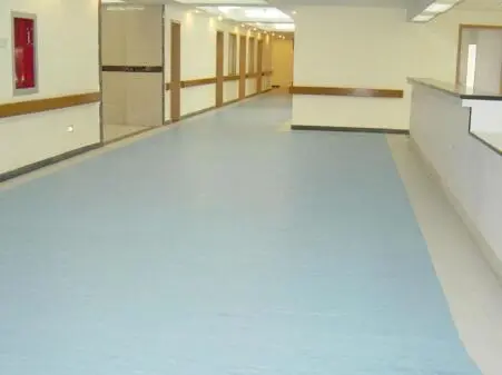 球盟会入口：高档轿车安装地板胶大概多少钱一平方？