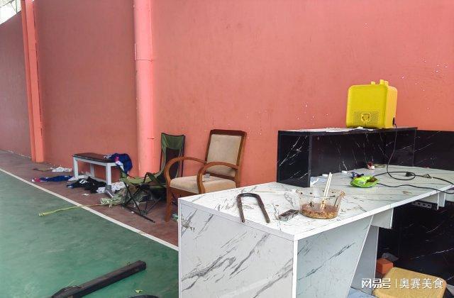 办年卡才打了2个月 云大西路“启乐体育”篮球馆老板跑路(图3)