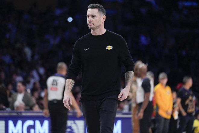 湖人加时132-134惜败老鹰 球员评价：4人优秀2人良好3人(图2)