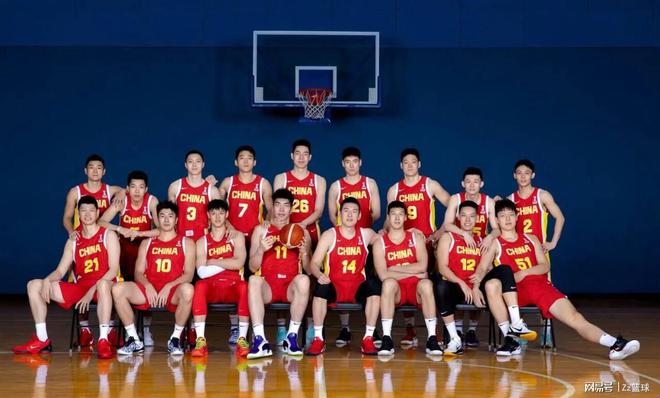 中国男篮2024年赛程告一段落近两位中国队长谁更称职！(图3)