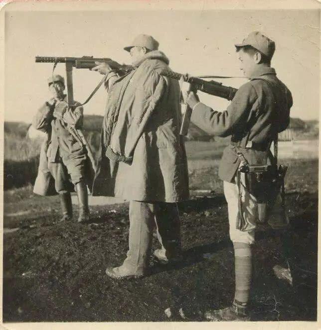 MP18冲锋枪：国外产量有限一枪难求各地军阀一哄而散大量仿造！(图2)