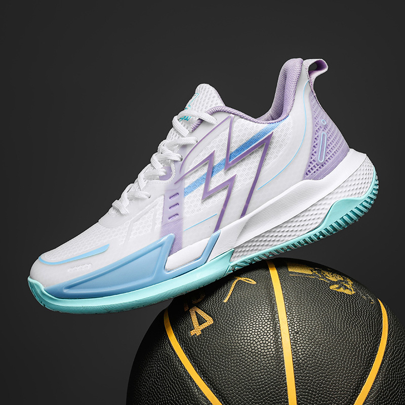 球盟会：NBA球员球鞋上脚精选：11月25日时尚与性能的完美碰撞！