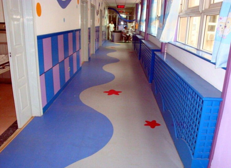 球盟会：羽球场新风采：装修效果图展现轻盈灵动