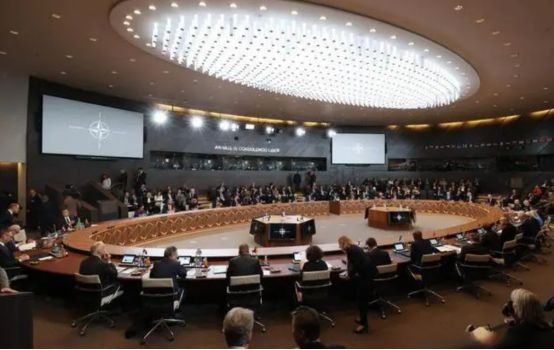 球盟会入口：最后时刻改口乌愿接受中国方案大批乌军投降一架包机抵北京(图3)