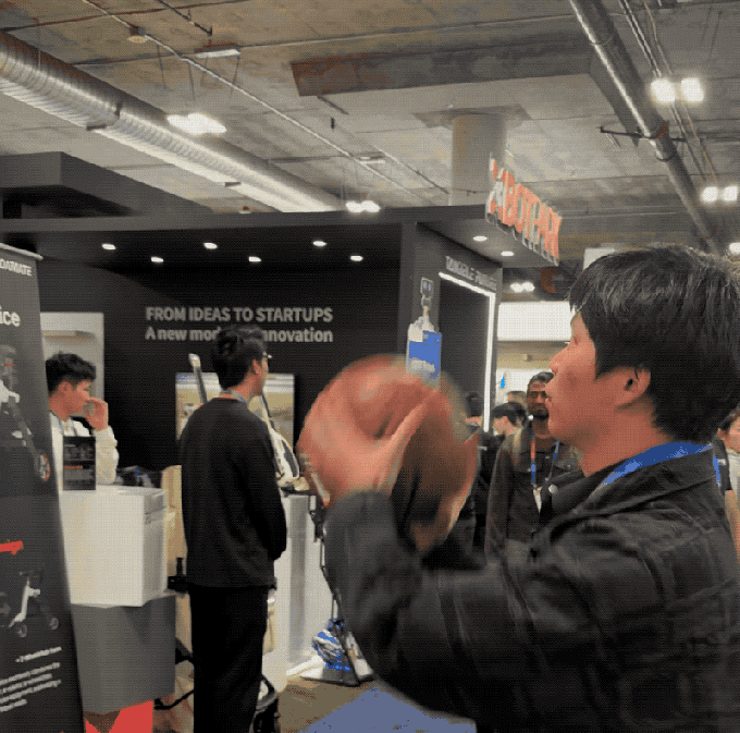 球盟会：智能篮球训练机器人亮相CES 2025：AI追踪+自动回传售1000美元(图2)