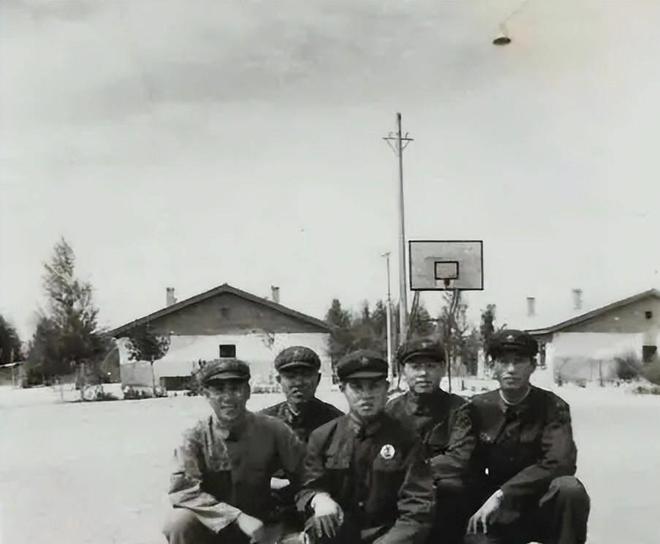 地导二营与航空兵师打篮球爽约师长给营长打电话：你什么意思？(图12)