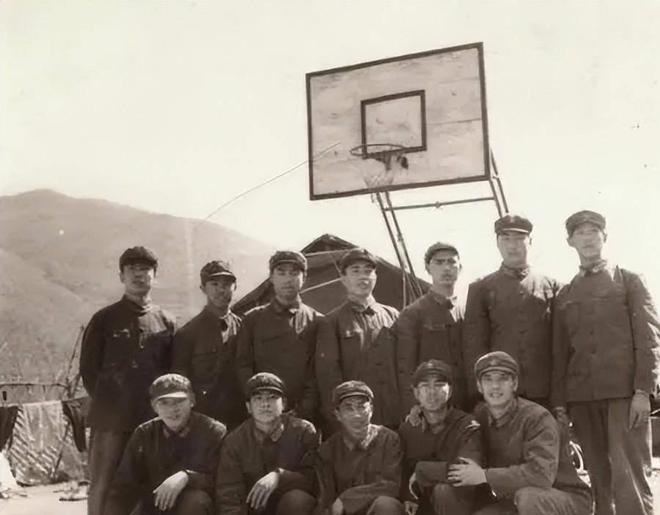 地导二营与航空兵师打篮球爽约师长给营长打电话：你什么意思？(图13)