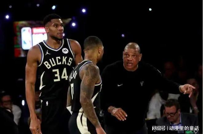 NBA杯决赛：目前雷霆50-51雄鹿字母14+6+5雷霆全队三分17中1(图3)