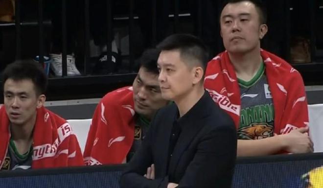 杨鸣：教练组和俱乐部在选援方面滞后需要找回之前夺冠模式