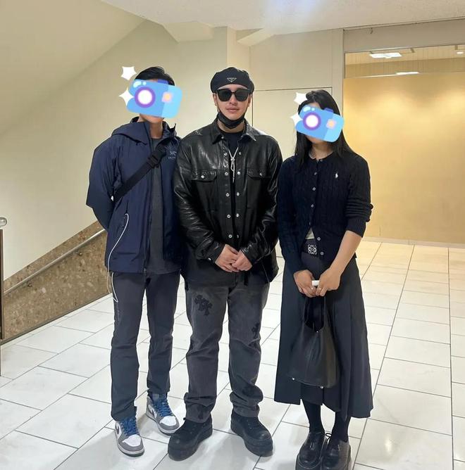 潘玮柏带老婆宣云日本购物夫妻俩各走各的宣云穿貂皮好好看(图8)