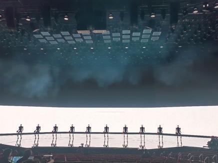 张艺谋新作《澳门2049》：舞美总监解密舞台设计突破(图3)