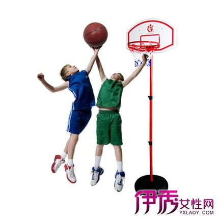 海斯谈和詹东一起打球：很有趣球一直在移动 这就是快乐篮球