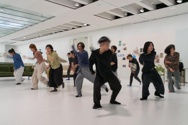 球盟会入口：浦东美术馆里的现代舞现场：连续三周普通人也可以跳