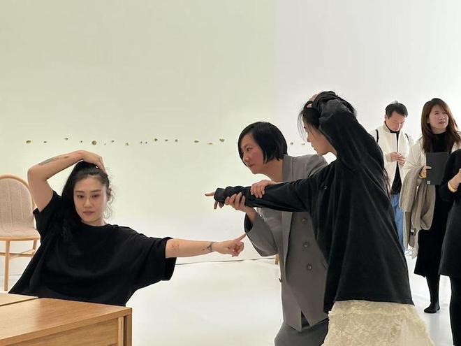 球盟会入口：浦东美术馆里的现代舞现场：连续三周普通人也可以跳(图6)