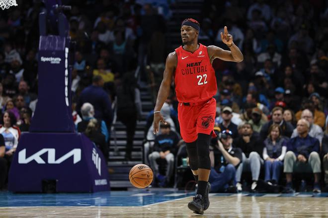 巴特勒联手东欧组3巨头？美媒评ESPN四方交易：热火获A独行侠D(图6)