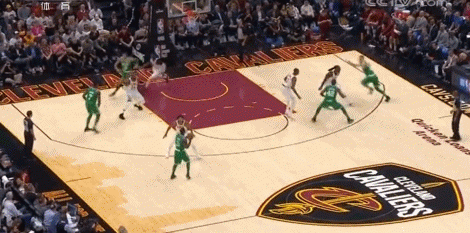 伤病滚粗！盘点联盟重伤史：乔治断腿后凤凰涅槃 利文斯顿险截肢(图5)