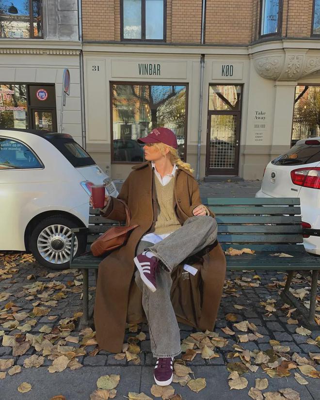 小白鞋失宠了今年秋冬最火的是“巧克力鞋”时髦炸了！(图3)