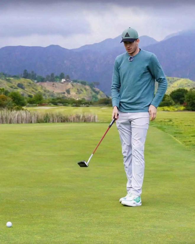 球盟会入口：持续发力！200+！湖人小将专属战靴20(图3)