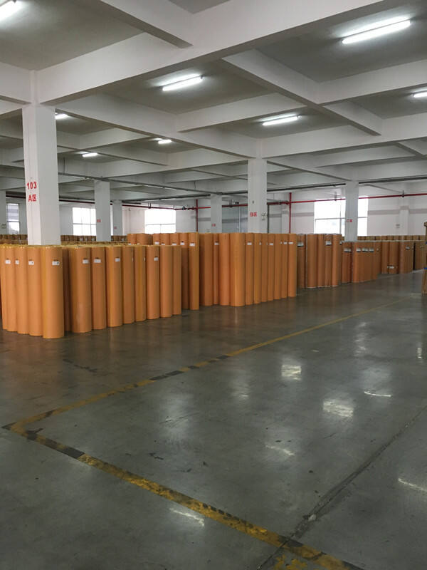 北新运动地胶PVC-海江HJ58210运动地板 蓝色荔枝纹 45mm厚度价格为每平米价；世界500强中国建材旗下品牌(图2)