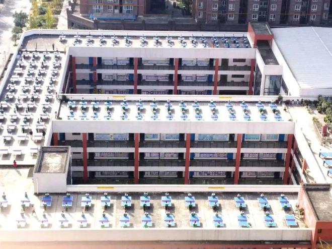 拥有829张乒乓球桌、学生每天锻炼3小时？这所学校是怎么做到的？