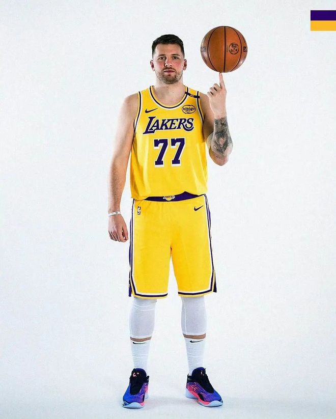 东契奇四代来了！还有新鞋……(图5)