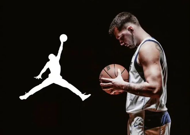 东契奇四代来了！还有新鞋……(图12)