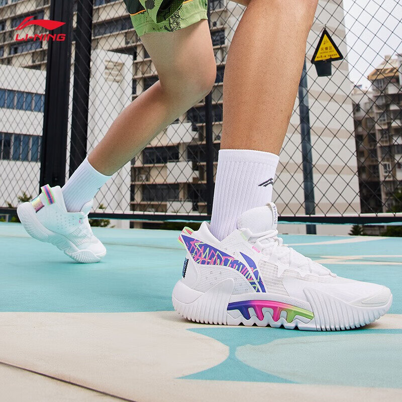 东契奇新鞋发布！从湖人到JordanLuka4的荣耀与挑战