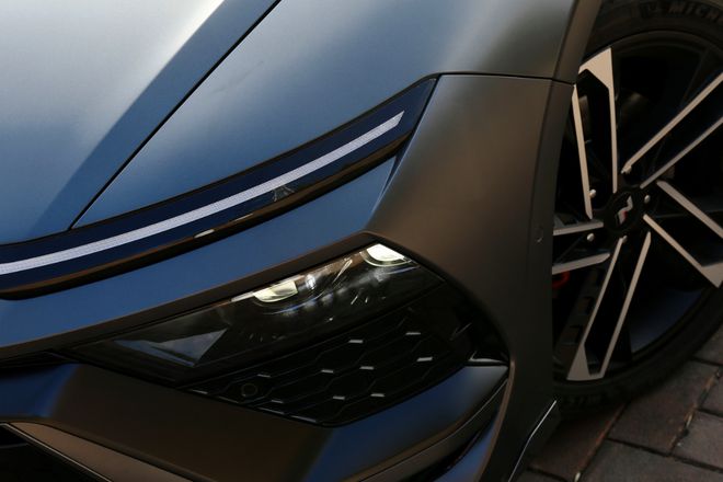 深度试驾现代索纳塔20T比老款大众迈腾帕萨特还值？(图8)