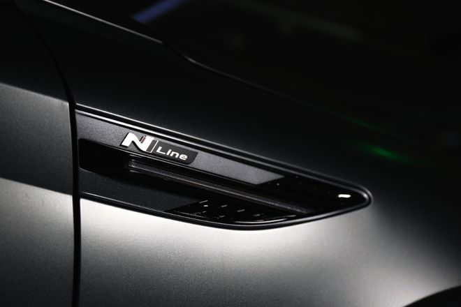 深度试驾现代索纳塔20T比老款大众迈腾帕萨特还值？(图7)