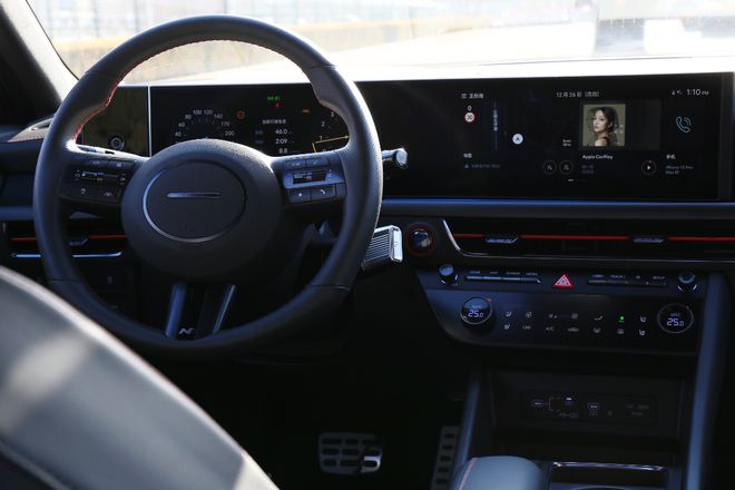 深度试驾现代索纳塔20T比老款大众迈腾帕萨特还值？(图13)